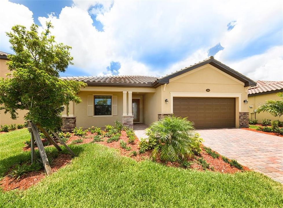 Recently Rented: $2,500 (3 beds, 3 baths, 1850 Square Feet)