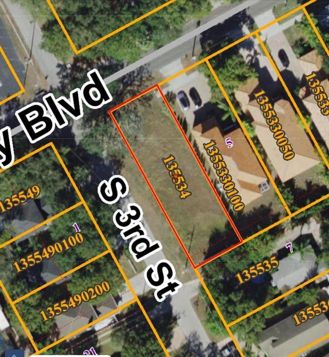 Vendido Recientemente: $183,000 (0.18 acres)