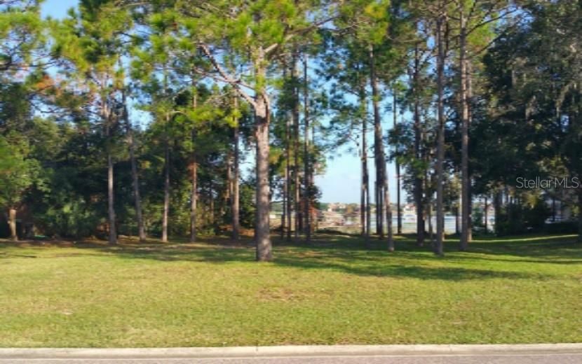 Vendido Recientemente: $450,000 (0.91 acres)