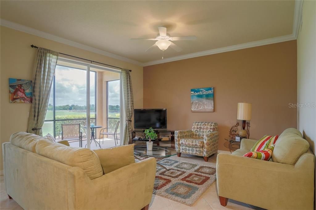 出租: $5,400 (2 贝兹, 2 浴室, 1156 平方英尺)