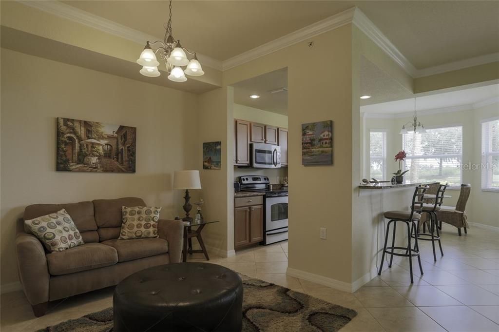 出租: $5,400 (2 贝兹, 2 浴室, 1156 平方英尺)