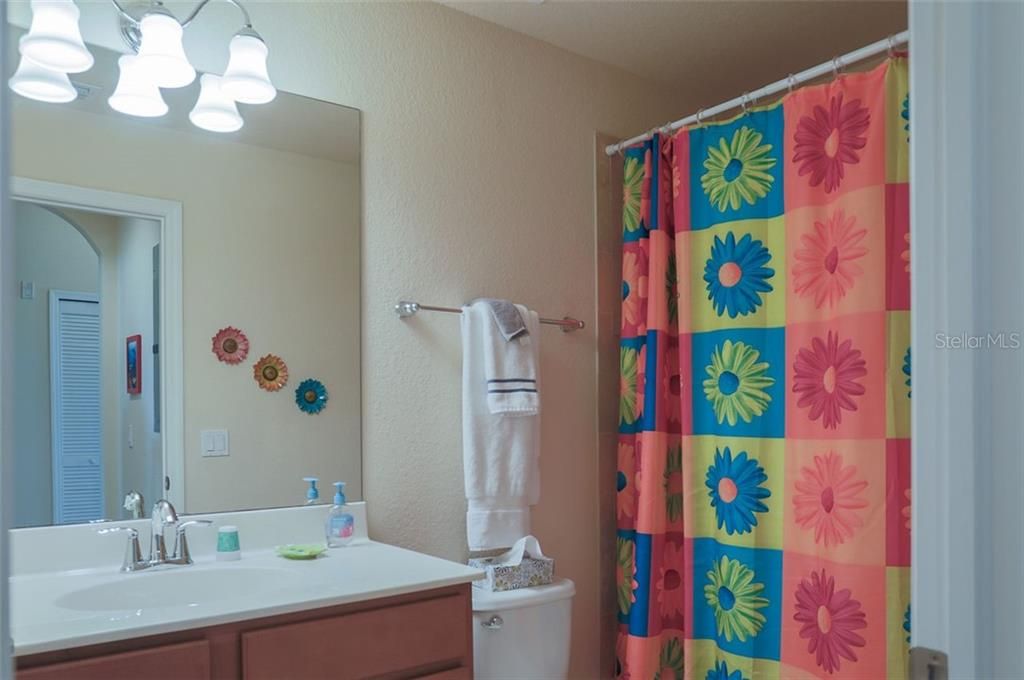 出租: $5,400 (2 贝兹, 2 浴室, 1156 平方英尺)