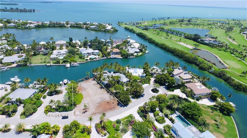 Vendido Recientemente: $2,238,800 (0.47 acres)