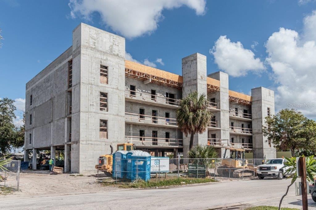 Recently Sold: $648,890 (3 beds, 3 baths, 1800 Square Feet)