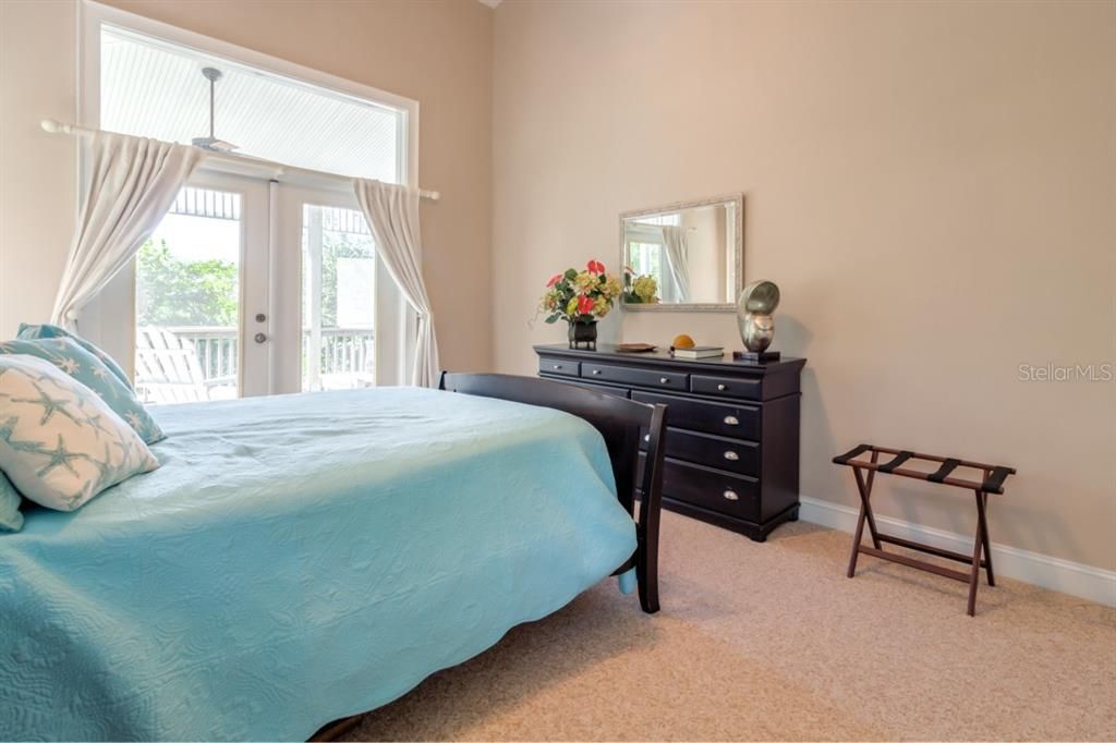 For Rent: $14,500 (3 beds, 3 baths, 1536 Square Feet)