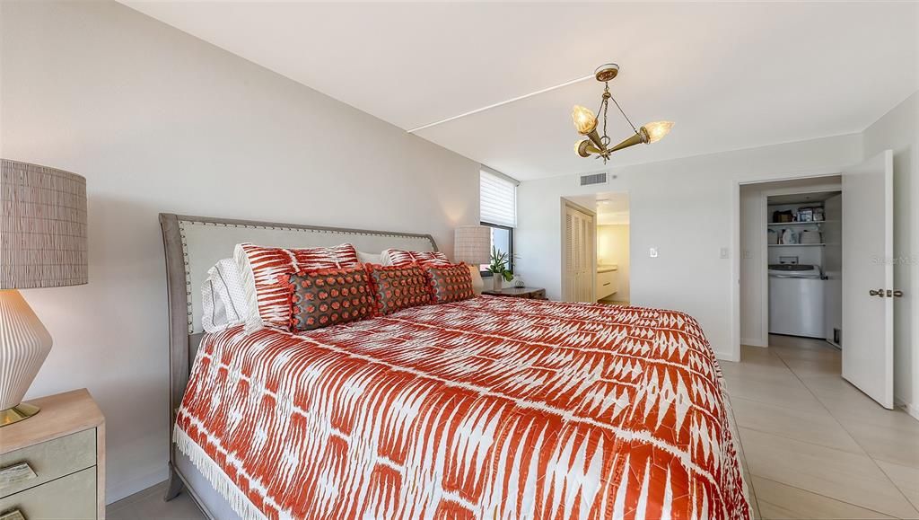 В аренду: $8,500 (2 спален, 2 ванн, 1389 Квадратных фут)