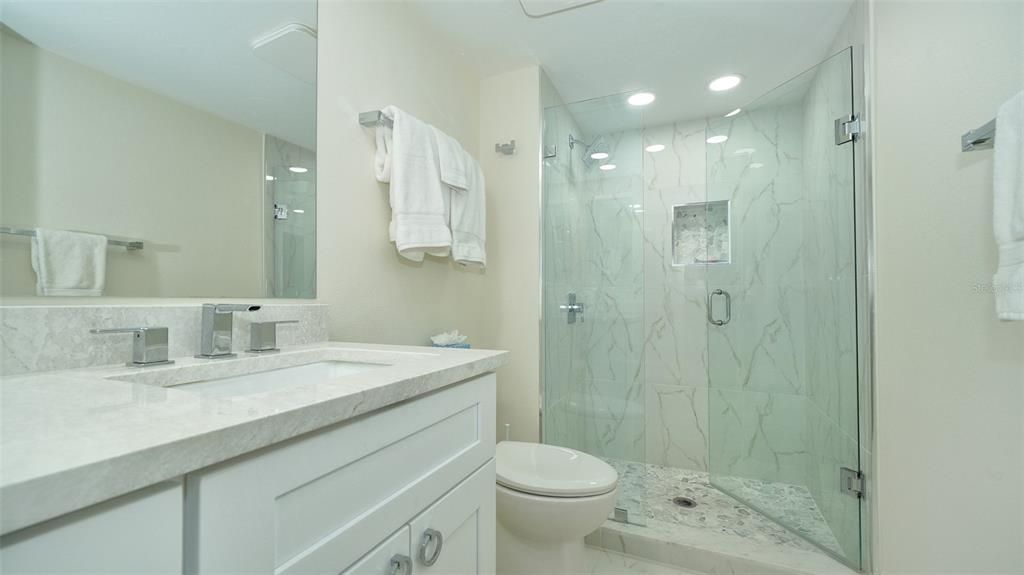 В аренду: $7,200 (2 спален, 2 ванн, 1260 Квадратных фут)