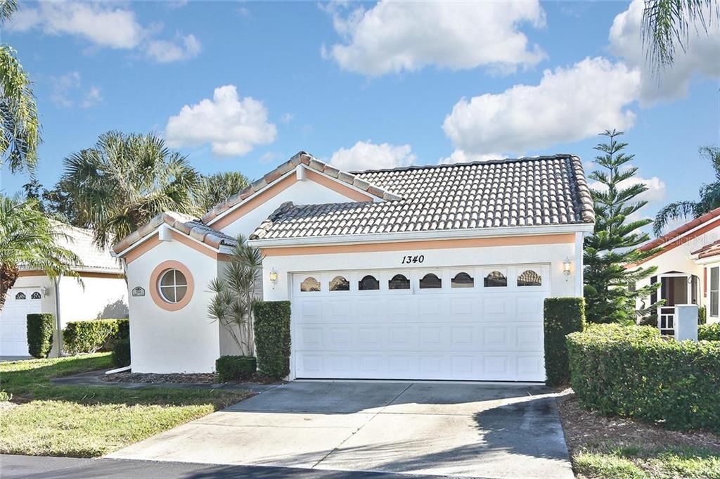 Recently Rented: $3,200 (2 beds, 2 baths, 1105 Square Feet)
