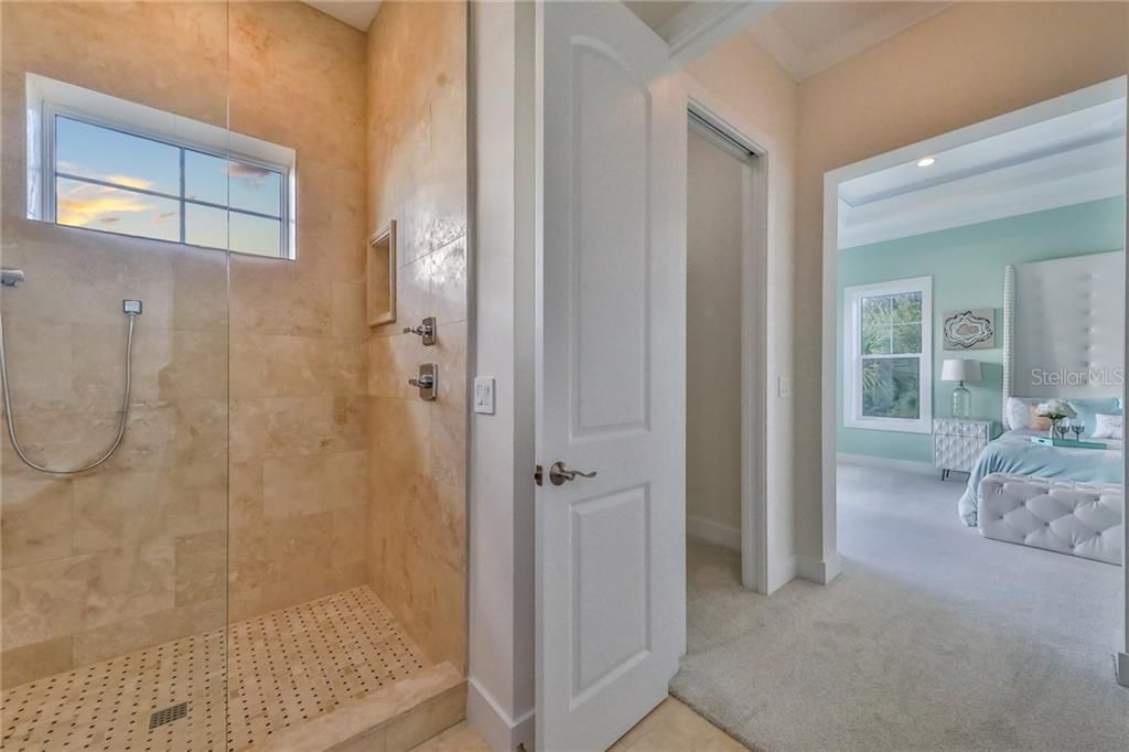 Недавно продано: $2,850,000 (4 спален, 4 ванн, 5197 Квадратных фут)