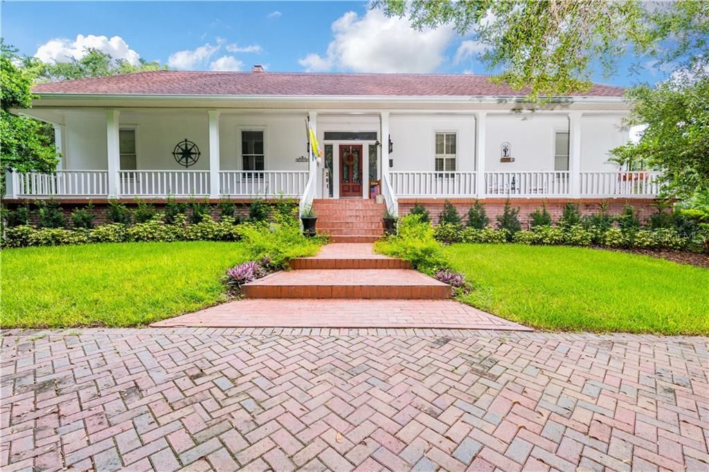 Vendido Recientemente: $620,000 (4 camas, 5 baños, 4686 Pies cuadrados)