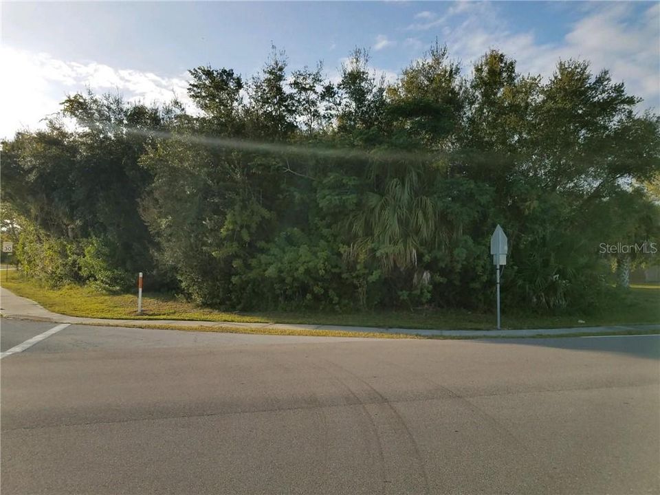 Недавно продано: $9,850 (0.24 acres)