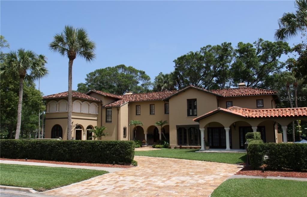 Recently Sold: $1,350,000 (5 beds, 3 baths, 7209 Square Feet)