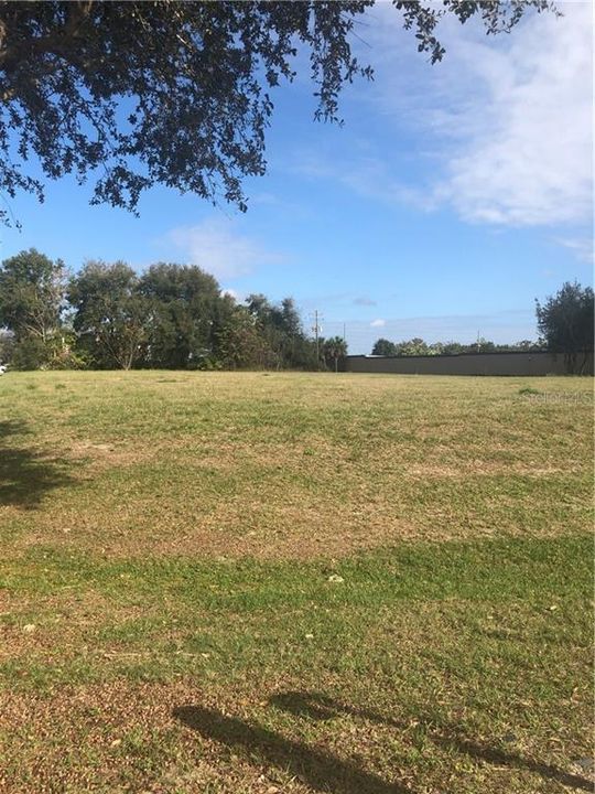 最近售出: $400,000 (1.63 acres)