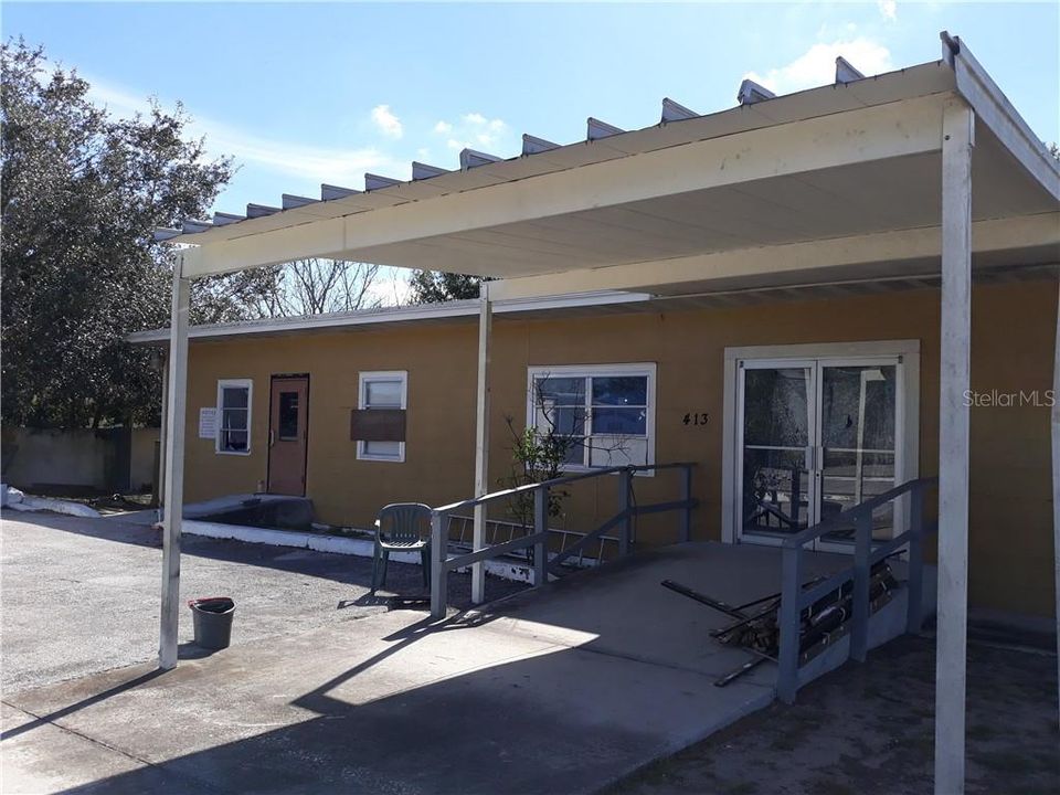 Front entry way with ramp