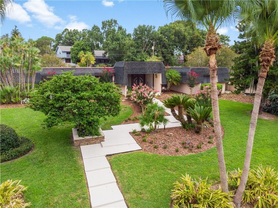 Welcome Home to 1209 Lake Point Terrace!!