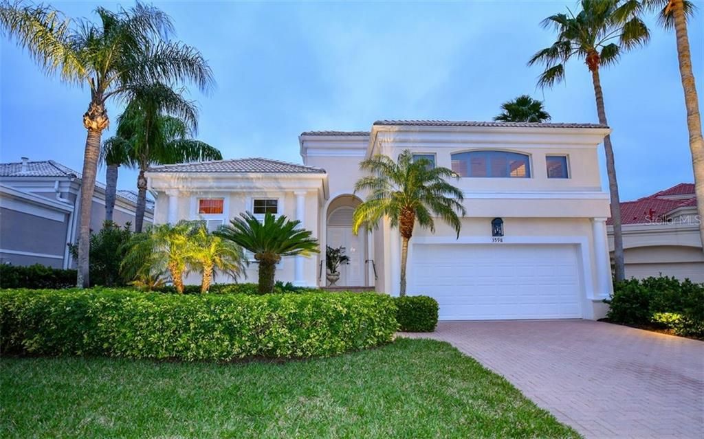 Recently Sold: $1,350,000 (3 beds, 3 baths, 3385 Square Feet)