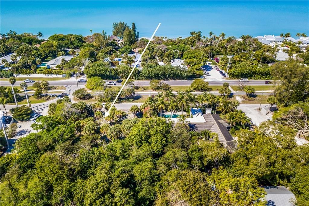 Vendido Recientemente: $1,550,000 (0.44 acres)