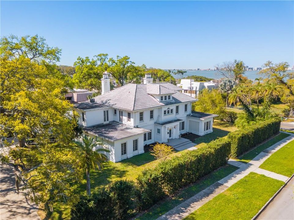 Recently Sold: $849,900 (7 beds, 7 baths, 6791 Square Feet)