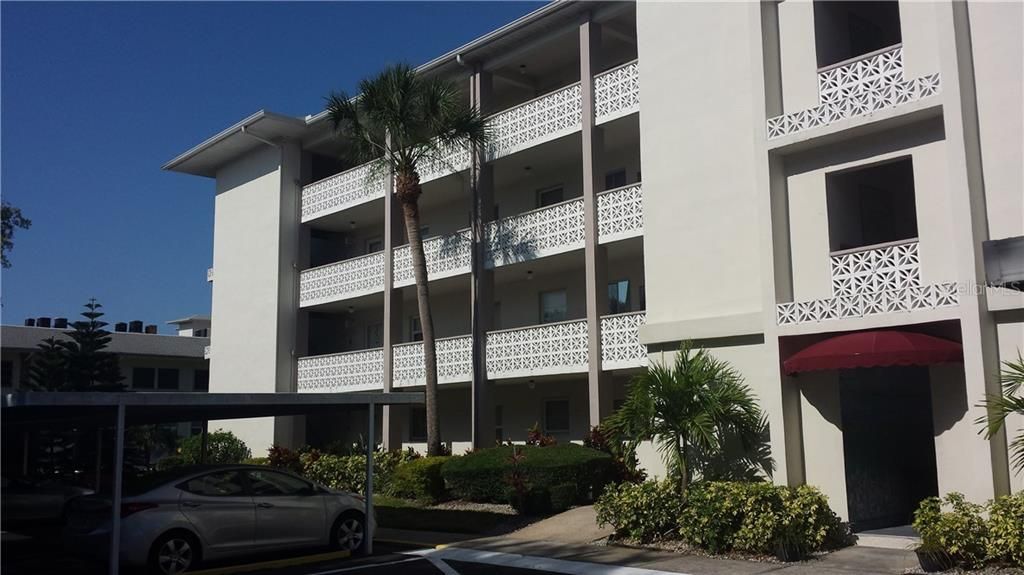 Recently Rented: $925 (2 beds, 2 baths, 917 Square Feet)