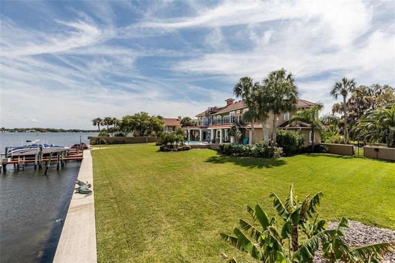 Recently Sold: $2,499,000 (5 beds, 5 baths, 7355 Square Feet)
