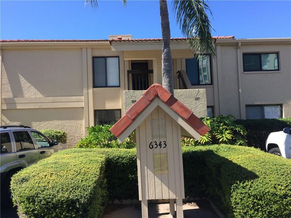 Recently Rented: $3,000 (2 beds, 2 baths, 890 Square Feet)
