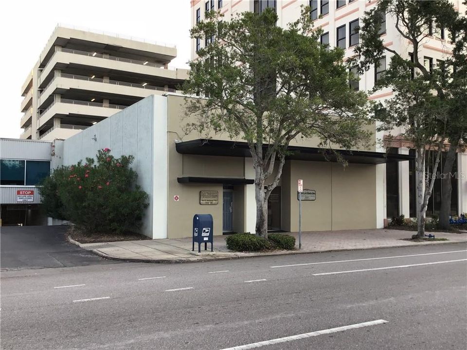 Front Elevation Facing 1st Avenue N
