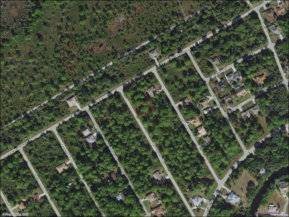 最近售出: $9,900 (0.22 acres)