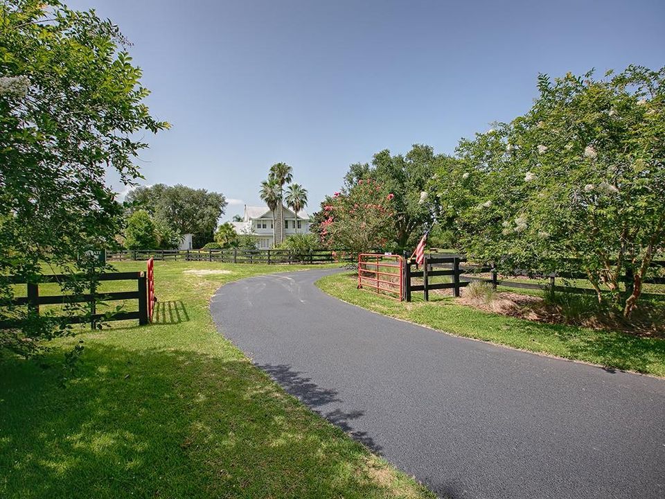 Long and winding gated private drive to property. Driveway was just resealed.