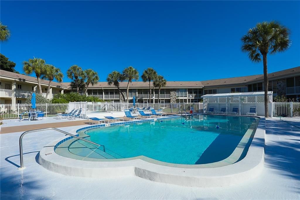 出租: $2,100 (1 贝兹, 1 浴室, 770 平方英尺)