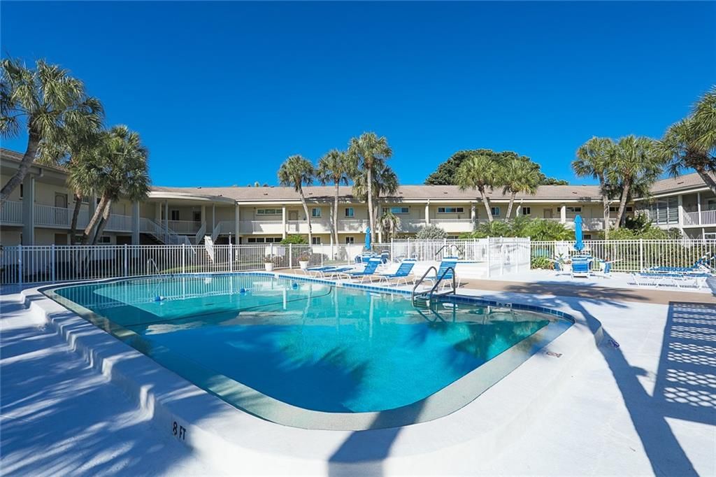 出租: $2,100 (1 贝兹, 1 浴室, 770 平方英尺)