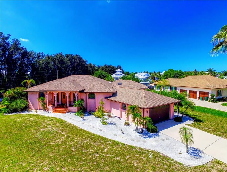 Recently Sold: $699,000 (3 beds, 2 baths, 2232 Square Feet)