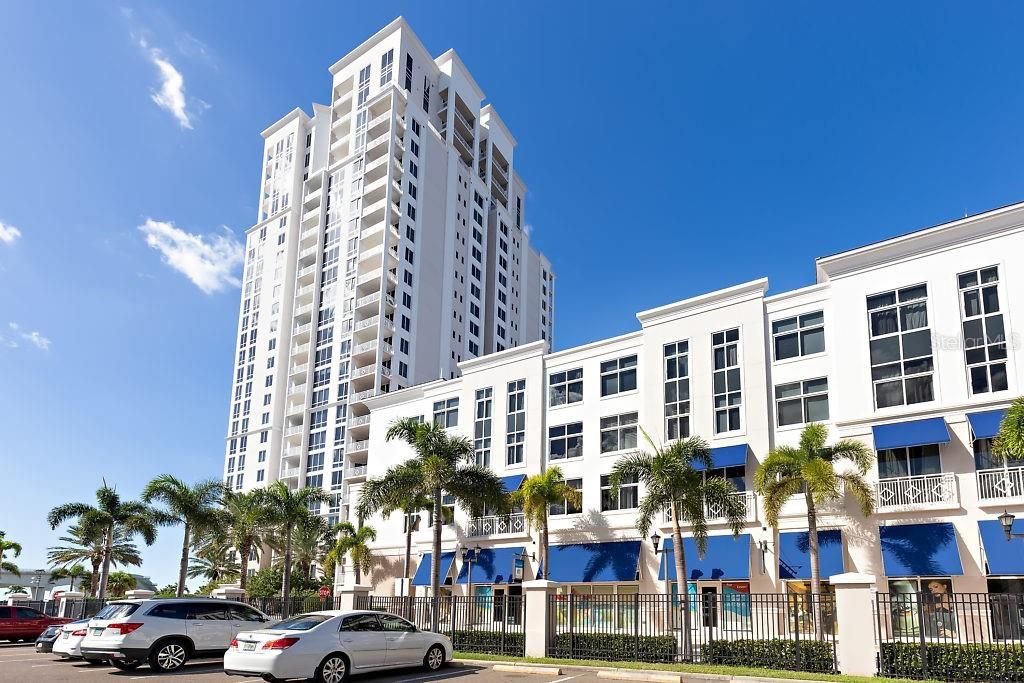 Beautiful, Contemporary townhouses in Downtown Clearwater
