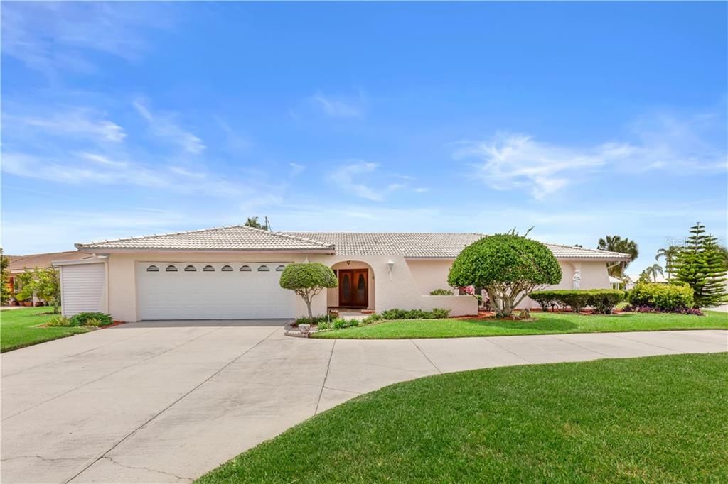 Recently Sold: $540,000 (4 beds, 3 baths, 2472 Square Feet)