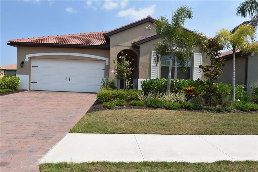 Recently Rented: $2,900 (2 beds, 2 baths, 1832 Square Feet)
