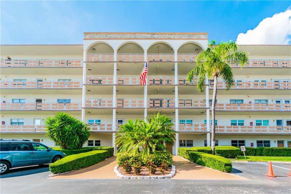 Recently Sold: $179,999 (2 beds, 2 baths, 1365 Square Feet)