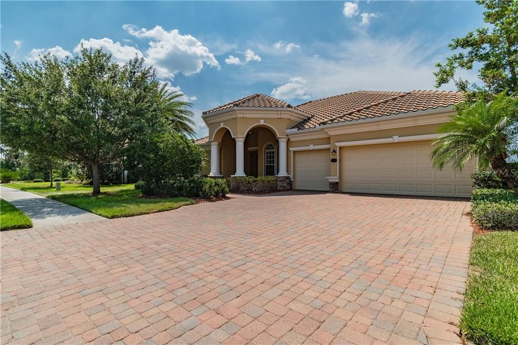 Recently Sold: $480,000 (4 beds, 3 baths, 2543 Square Feet)