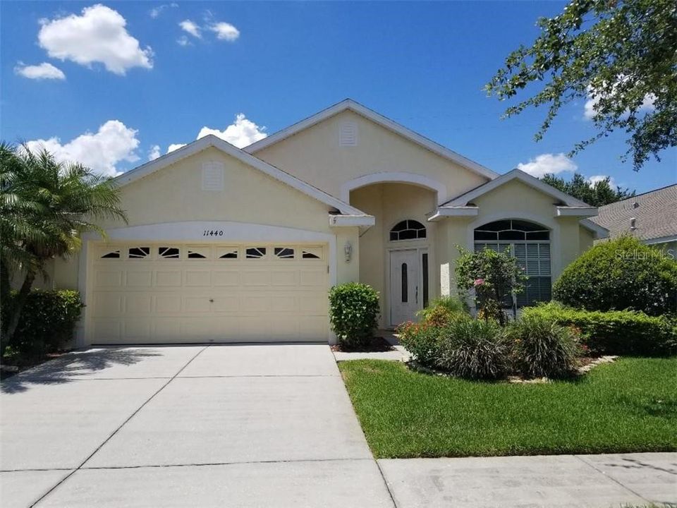 Recently Sold: $299,900 (3 beds, 2 baths, 1735 Square Feet)