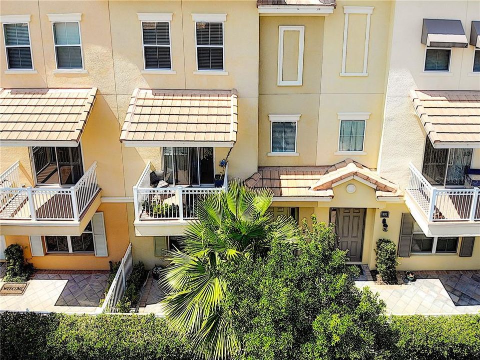 Recently Sold: $350,000 (3 beds, 3 baths, 1989 Square Feet)