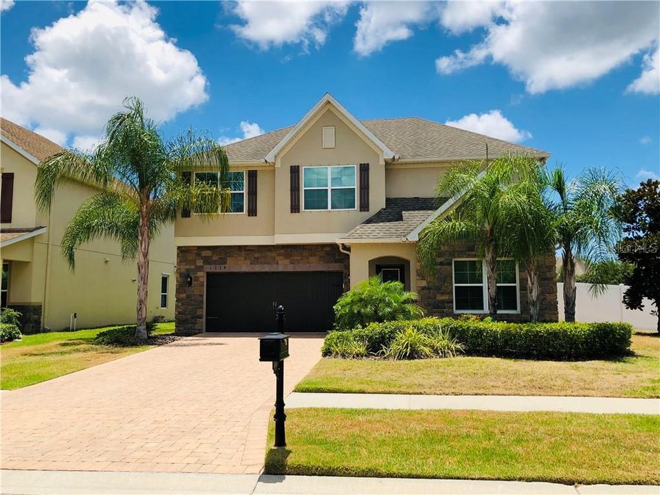 Recently Sold: $559,000 (5 beds, 3 baths, 3450 Square Feet)
