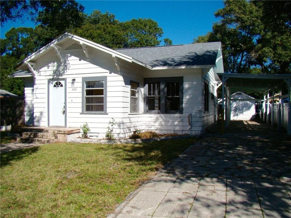 Recently Sold: $169,700 (2 beds, 1 baths, 1120 Square Feet)