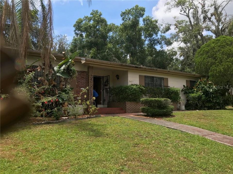 Vendido Recientemente: $175,000 (3 camas, 2 baños, 2450 Pies cuadrados)