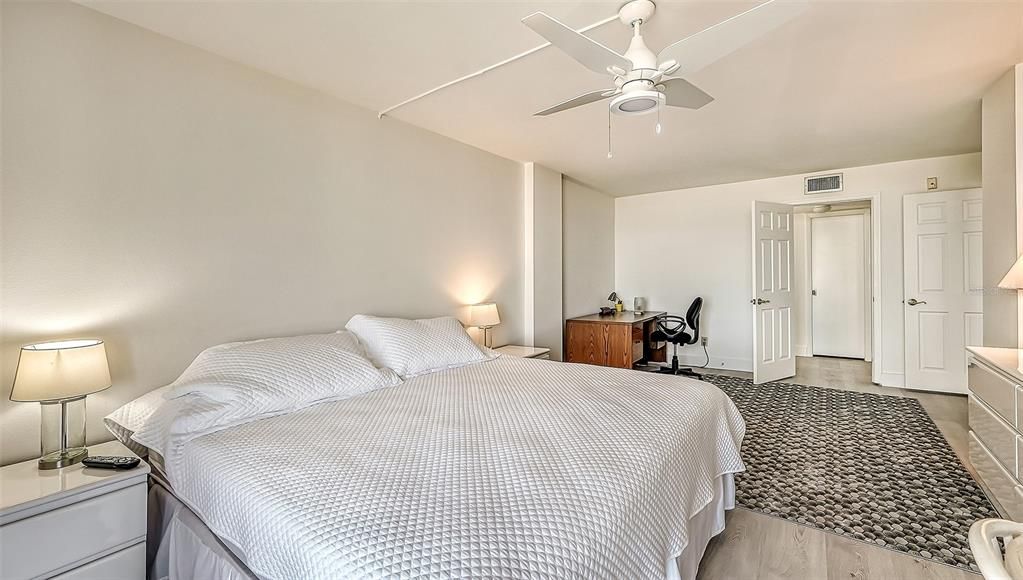В аренду: $9,500 (2 спален, 2 ванн, 1489 Квадратных фут)
