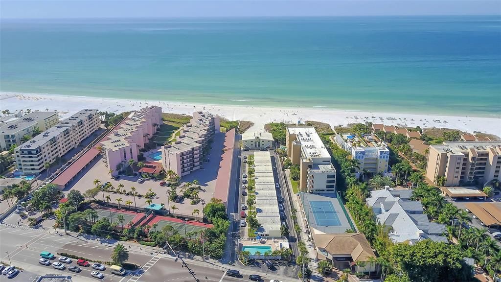 В аренду: $9,500 (2 спален, 2 ванн, 1489 Квадратных фут)