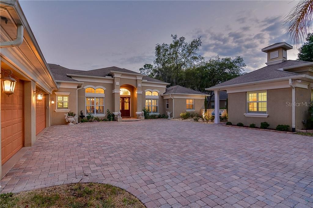 Stately Fish Hawk Trails Executive home