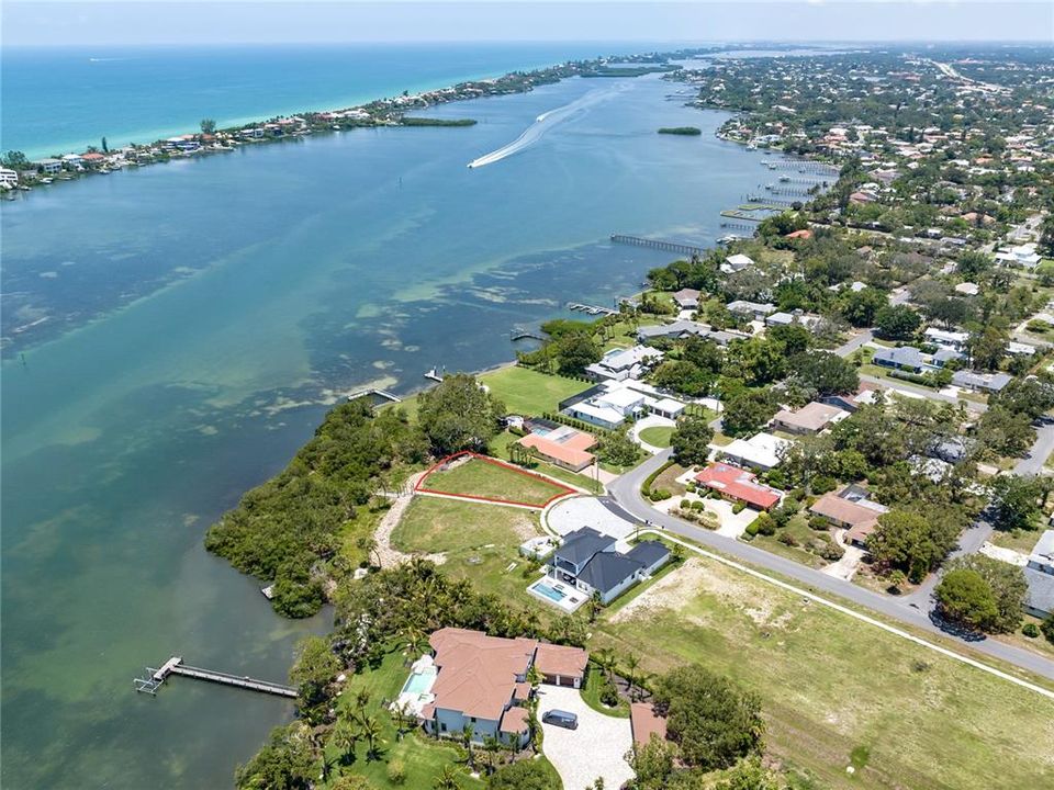 For Sale: $1,450,000 (0.53 acres)