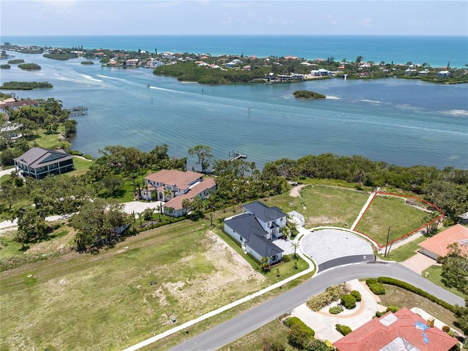 For Sale: $1,450,000 (0.53 acres)