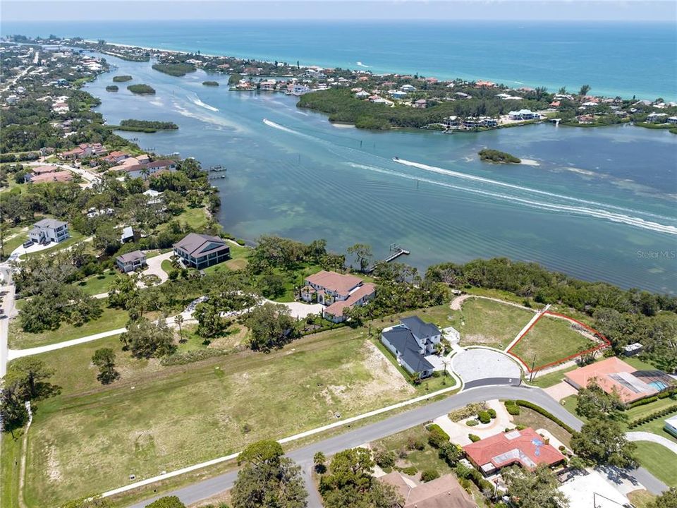 For Sale: $1,450,000 (0.53 acres)