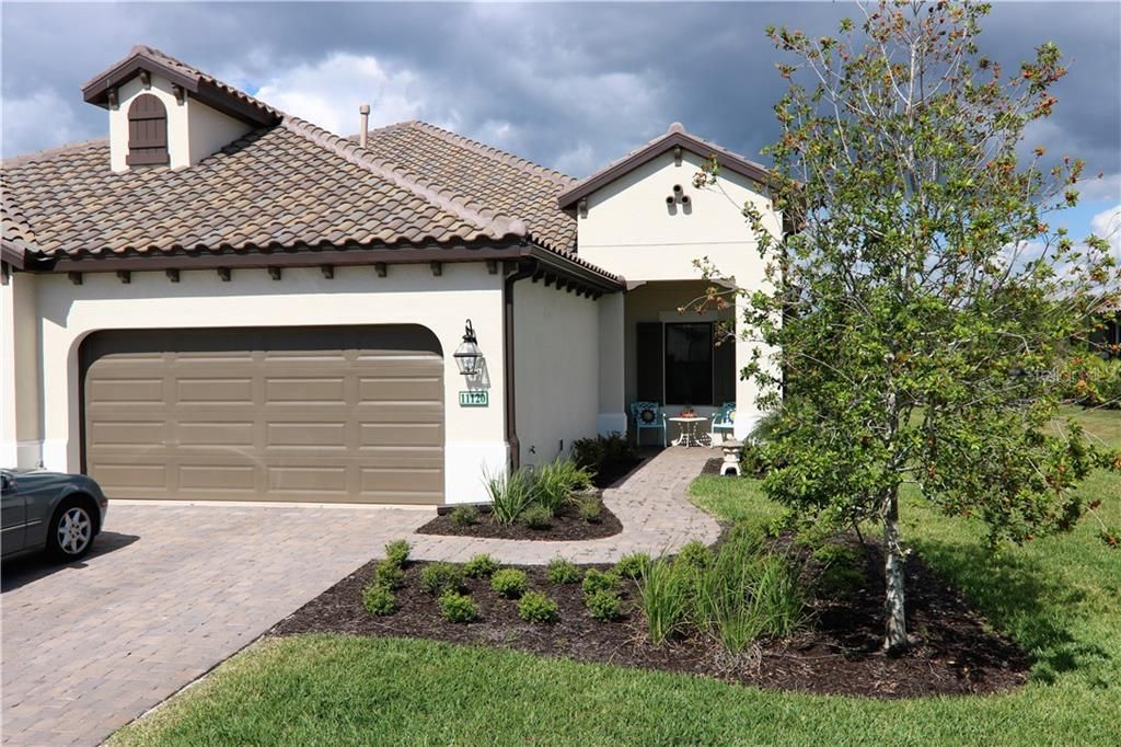 Recently Sold: $329,900 (2 beds, 2 baths, 1631 Square Feet)