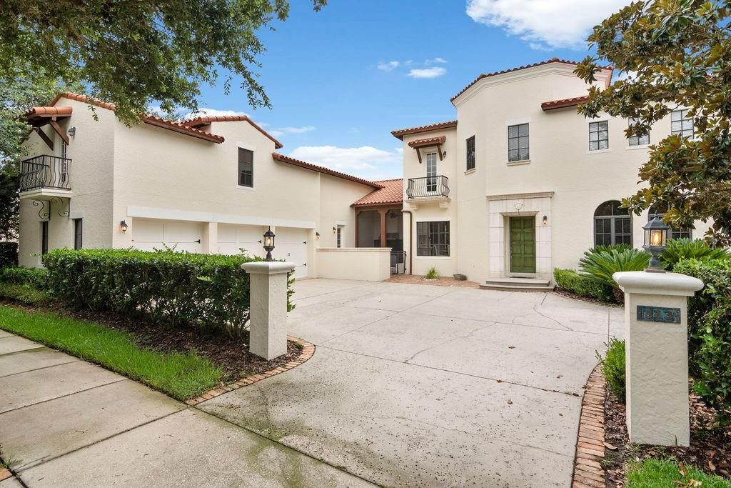 Vendido Recientemente: $1,345,000 (6 camas, 5 baños, 5882 Pies cuadrados)