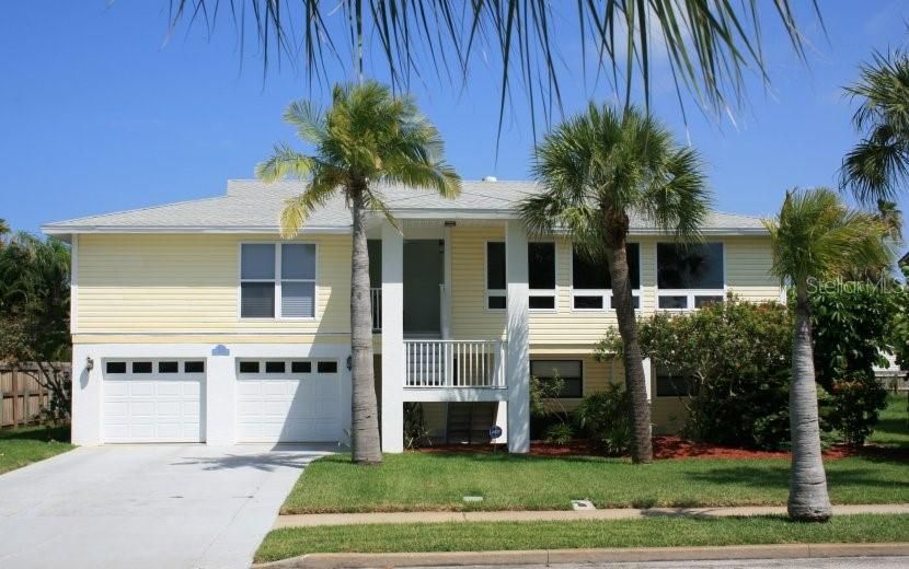 Recently Sold: $1,055,000 (2 beds, 2 baths, 3230 Square Feet)